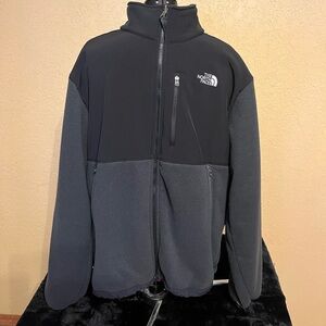 The North Face Black and Gray Polartec Windpro Full Zip Fleece Lined Men XL